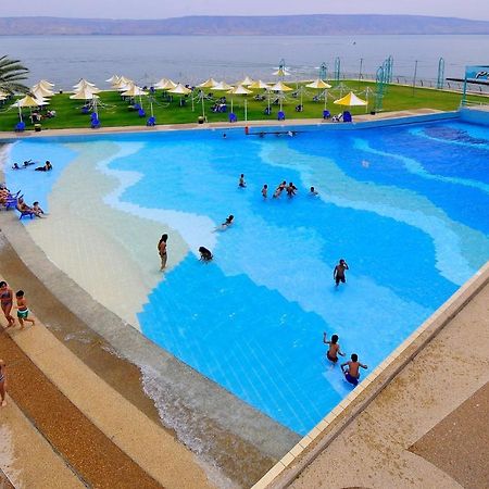 Gai Beach Hotel Тиверіада Екстер'єр фото